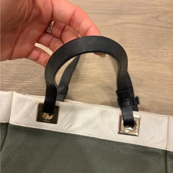 Vintage Furla Women's Green and Black Leather Tote Bag - Picture 10 of 12